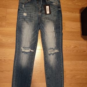 Risen NWT size 9 jeans